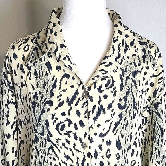 Style Exchange Longsleeve Buttondown Blouse,Beige Black,Gray Animal Print, Large - Picture 3 of 9